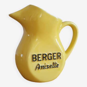 Pichet publicitaire en faience pour Berger