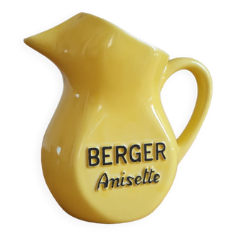 Pichet publicitaire en faience pour Berger