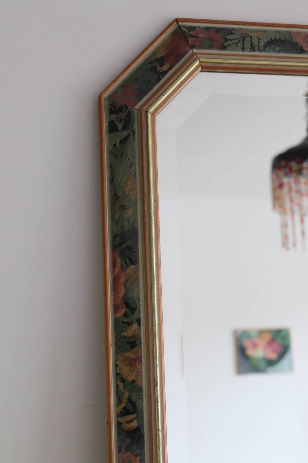 Miroir biseauté en bois peint vintage