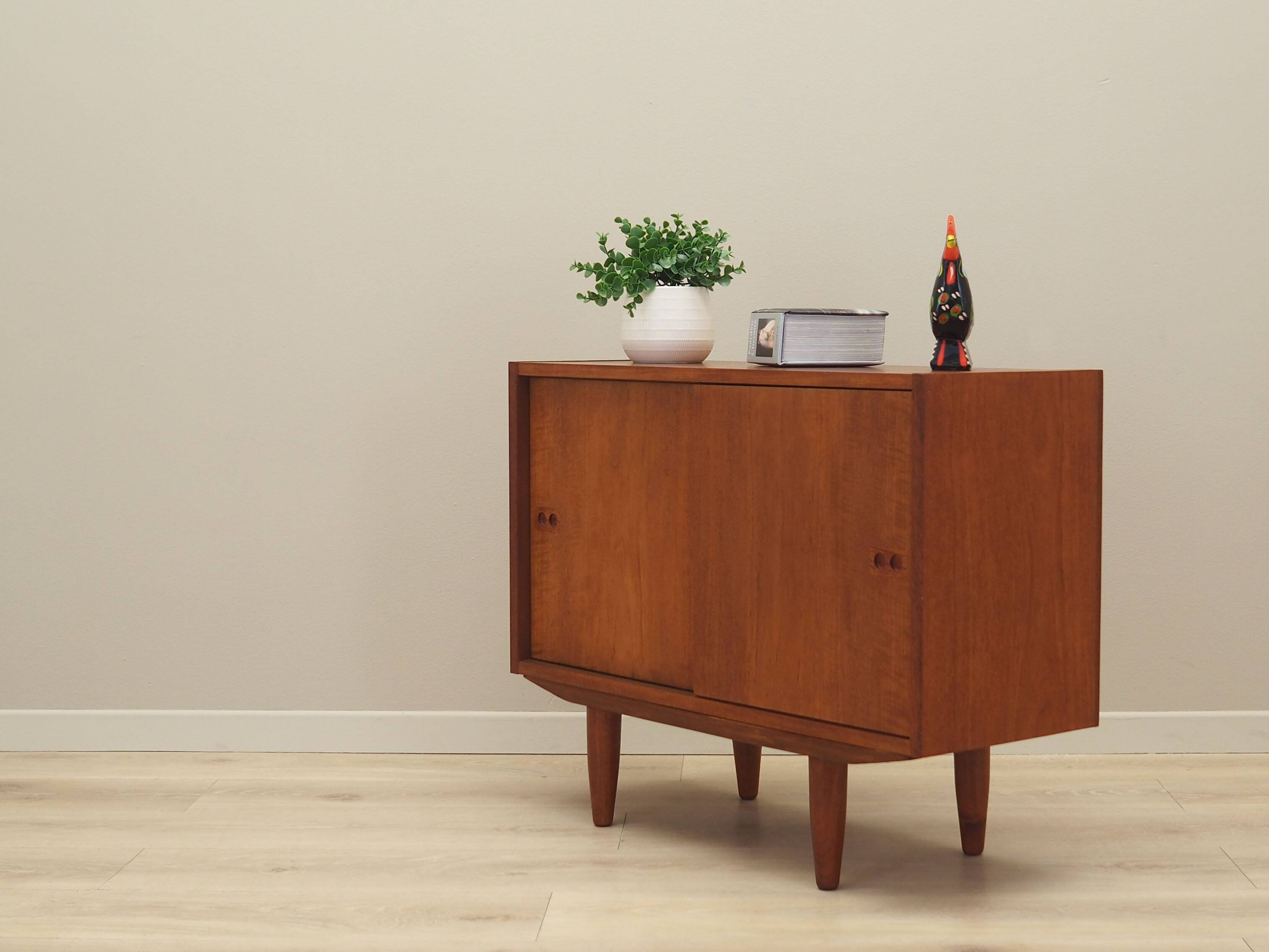 Cabinet danois en teck par Arne Vodder, années 1960
