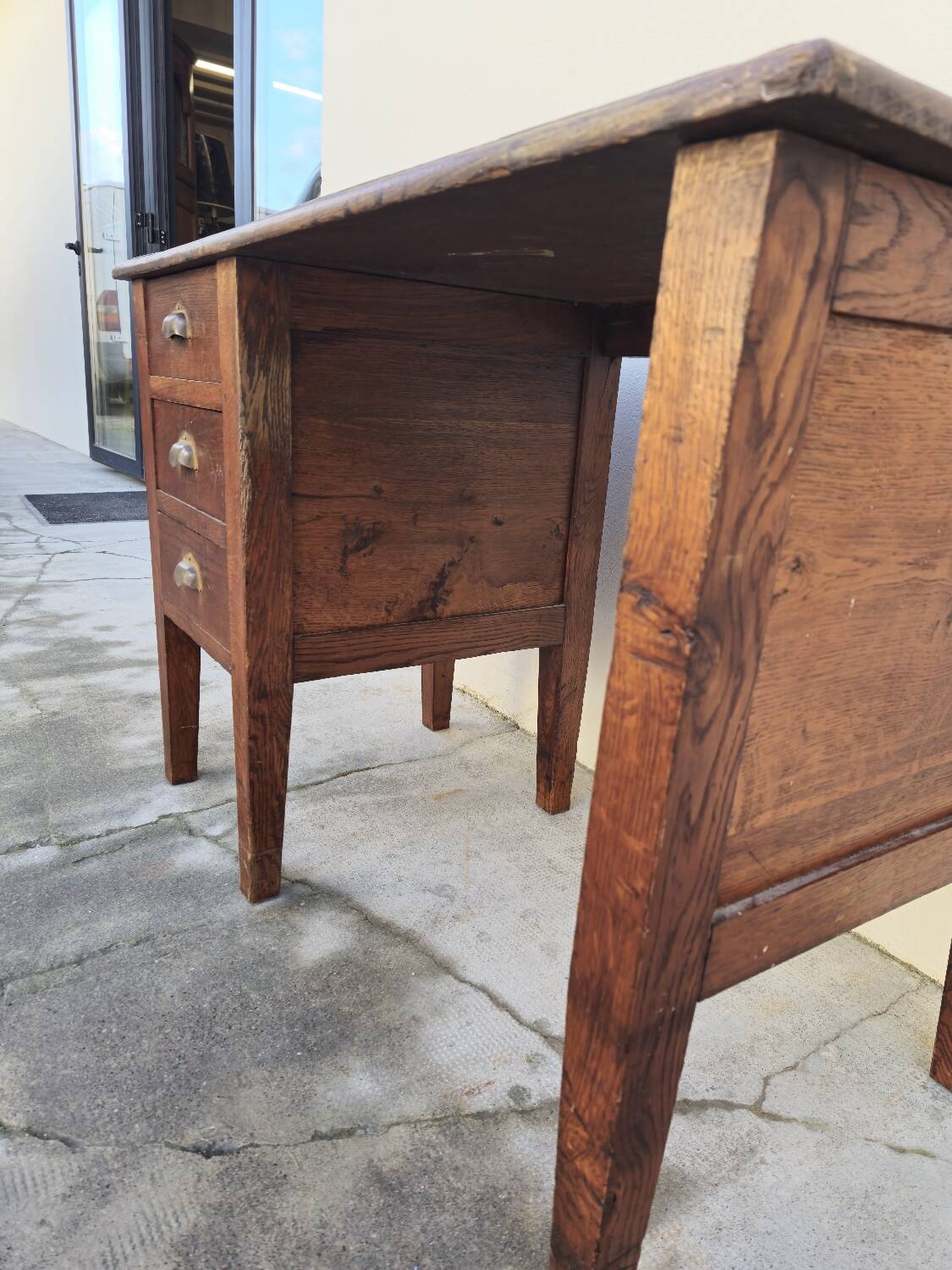 Antique solid oak desk from the 1900s