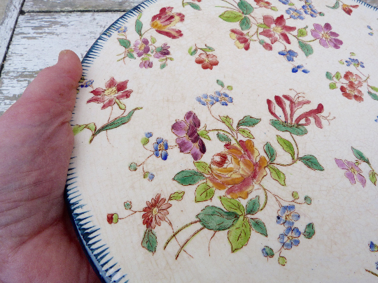 Large old dish in faience Longchamp iron earth Chevrefeuille Flowers