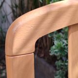 Chaises en bois et cannage