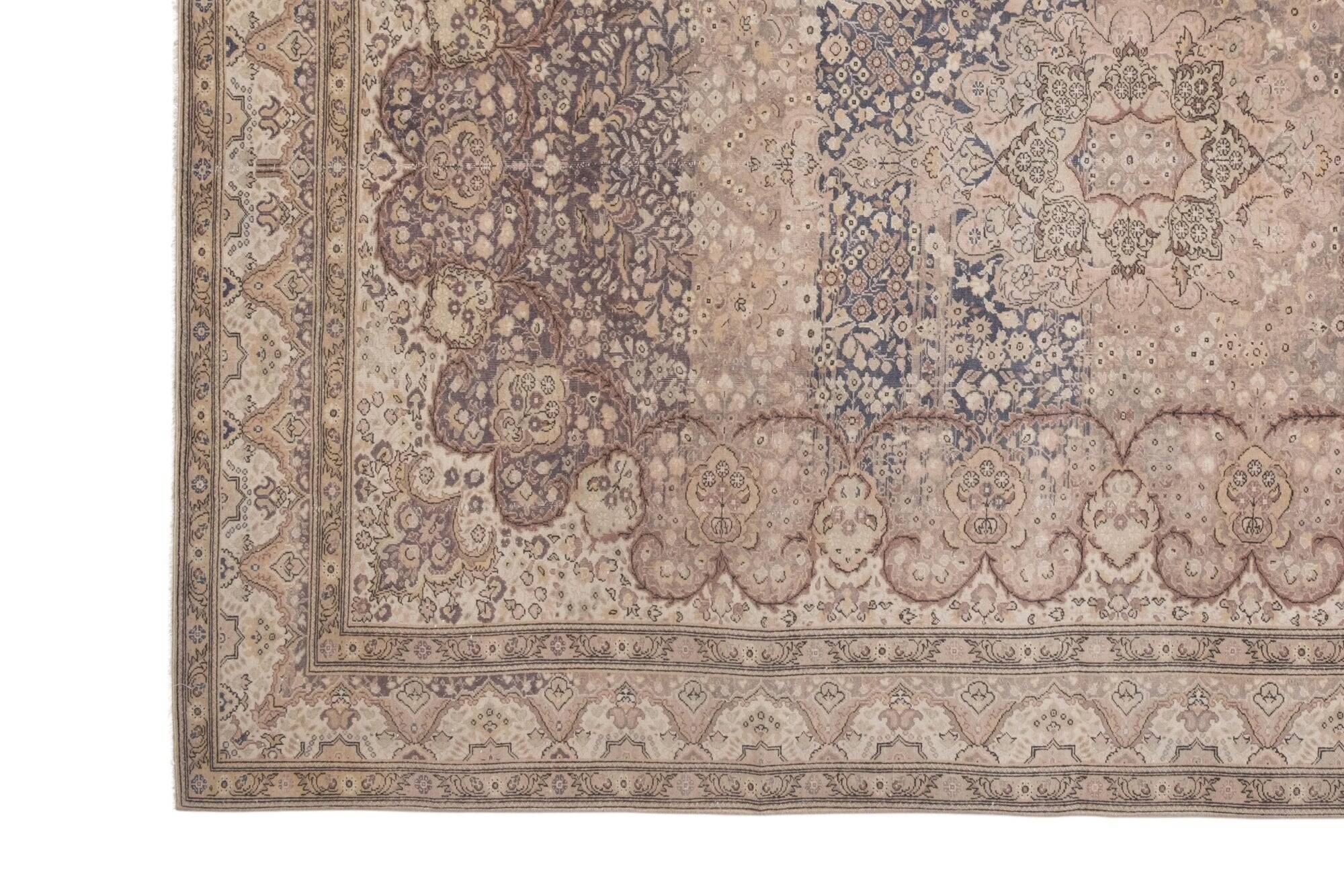 Vintage Turkish handmade rug 212x294 cm