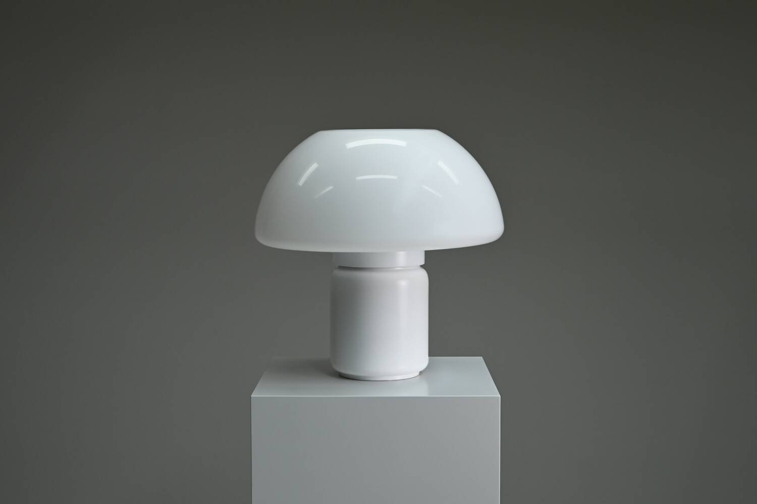 Lampe de table modèle 625 par Elio Martinelli pour Martinelli Luce, années 1970 Italie.