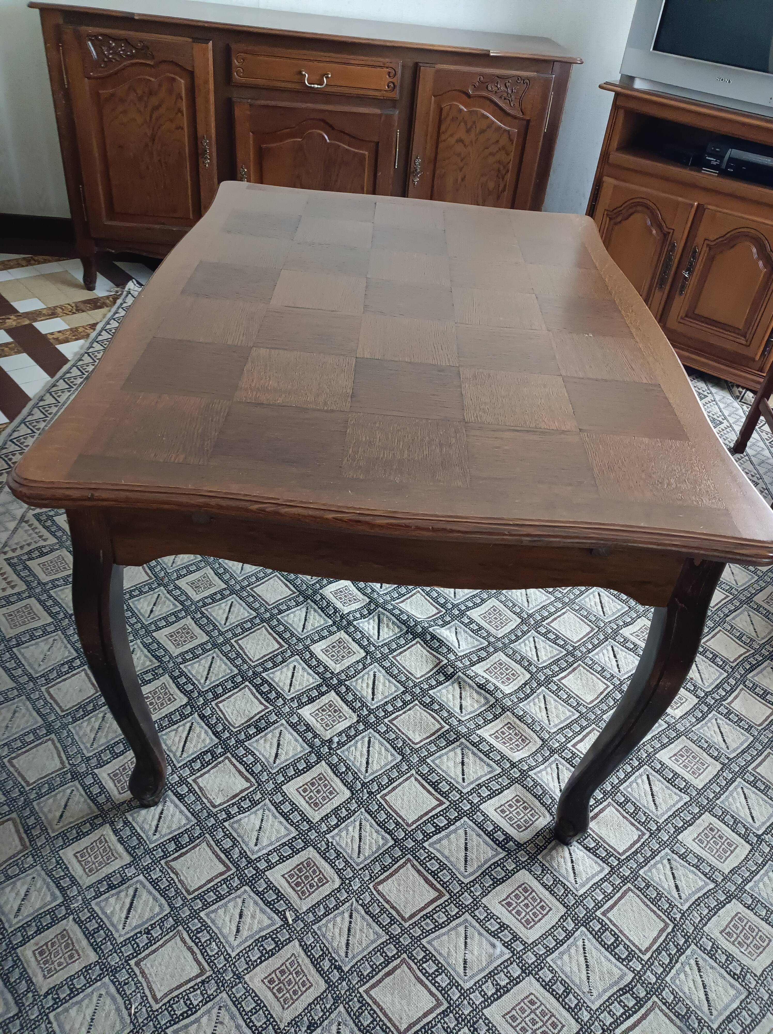 Dining room table