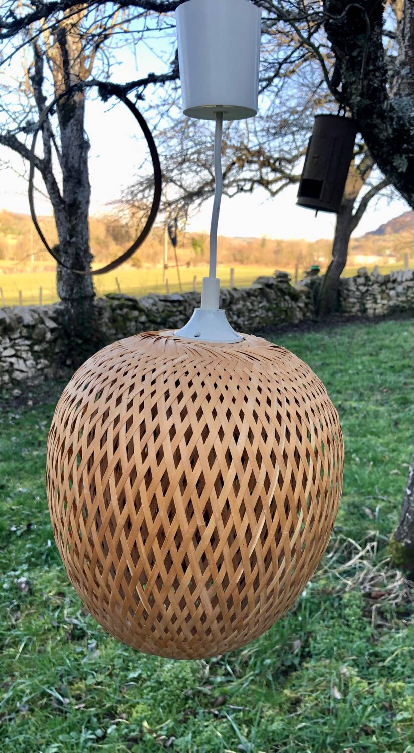 Bamboo ball pendant light