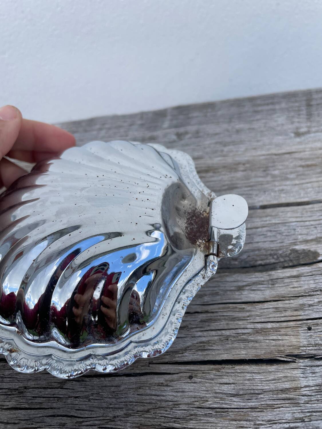 Silver-plated metal shell butter dish