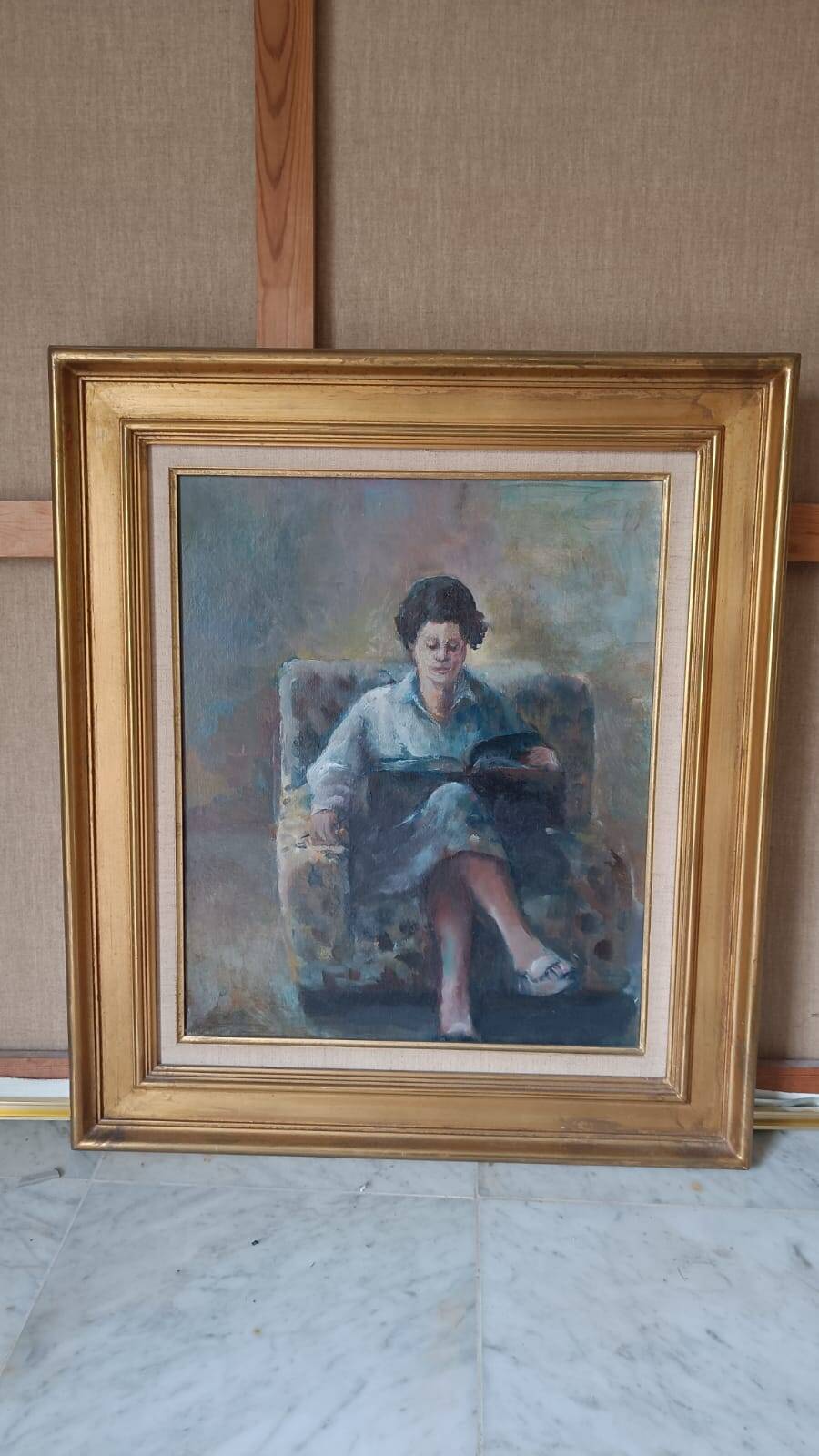 Oil on canvas: woman reading in an armchair, French school mid-20th century.