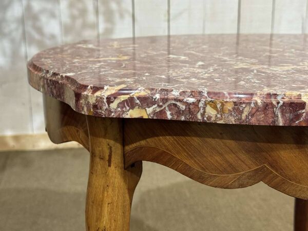 Guéridon de style Louis XV début XXème avec dessus marbre, en bois de rose