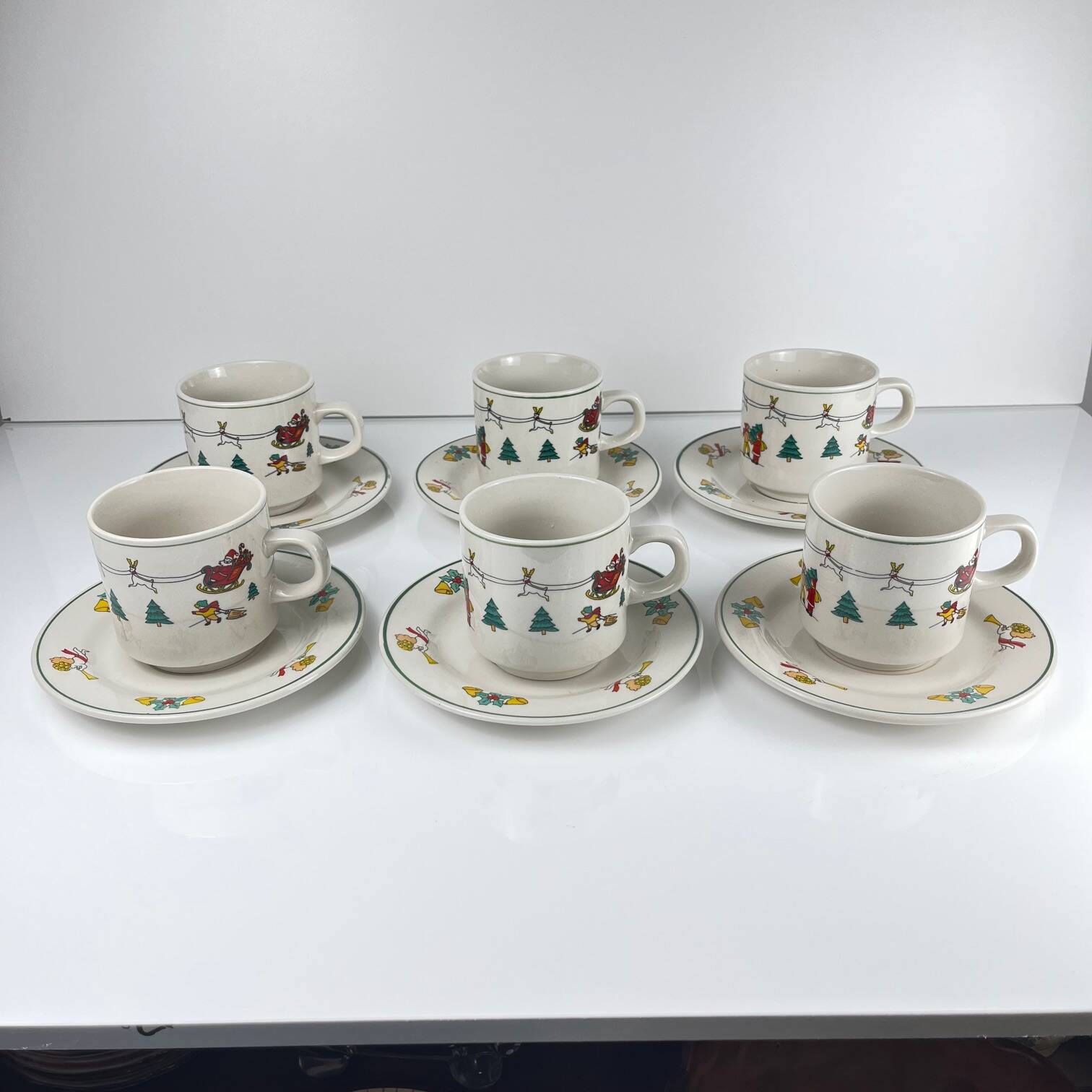 Set of 6 Christmas coffee/tea cups, 1980