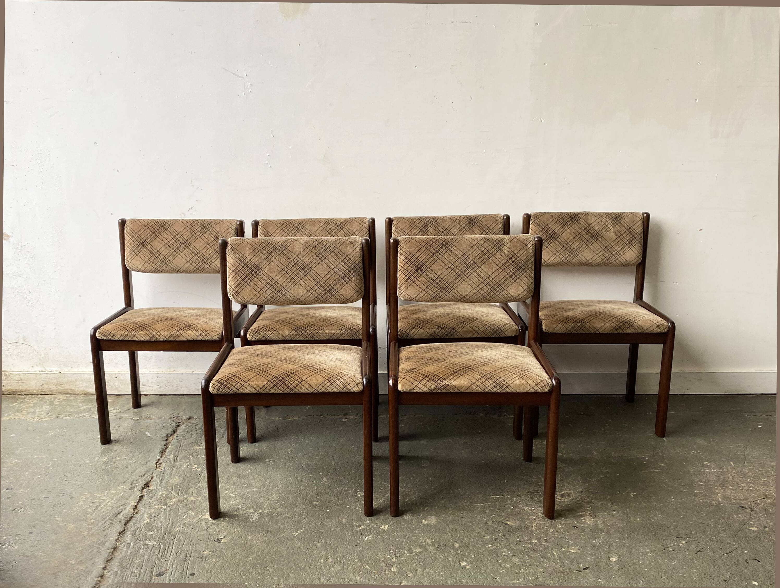 1960’s mid century G Plan dining table with 6 matching dining chairs