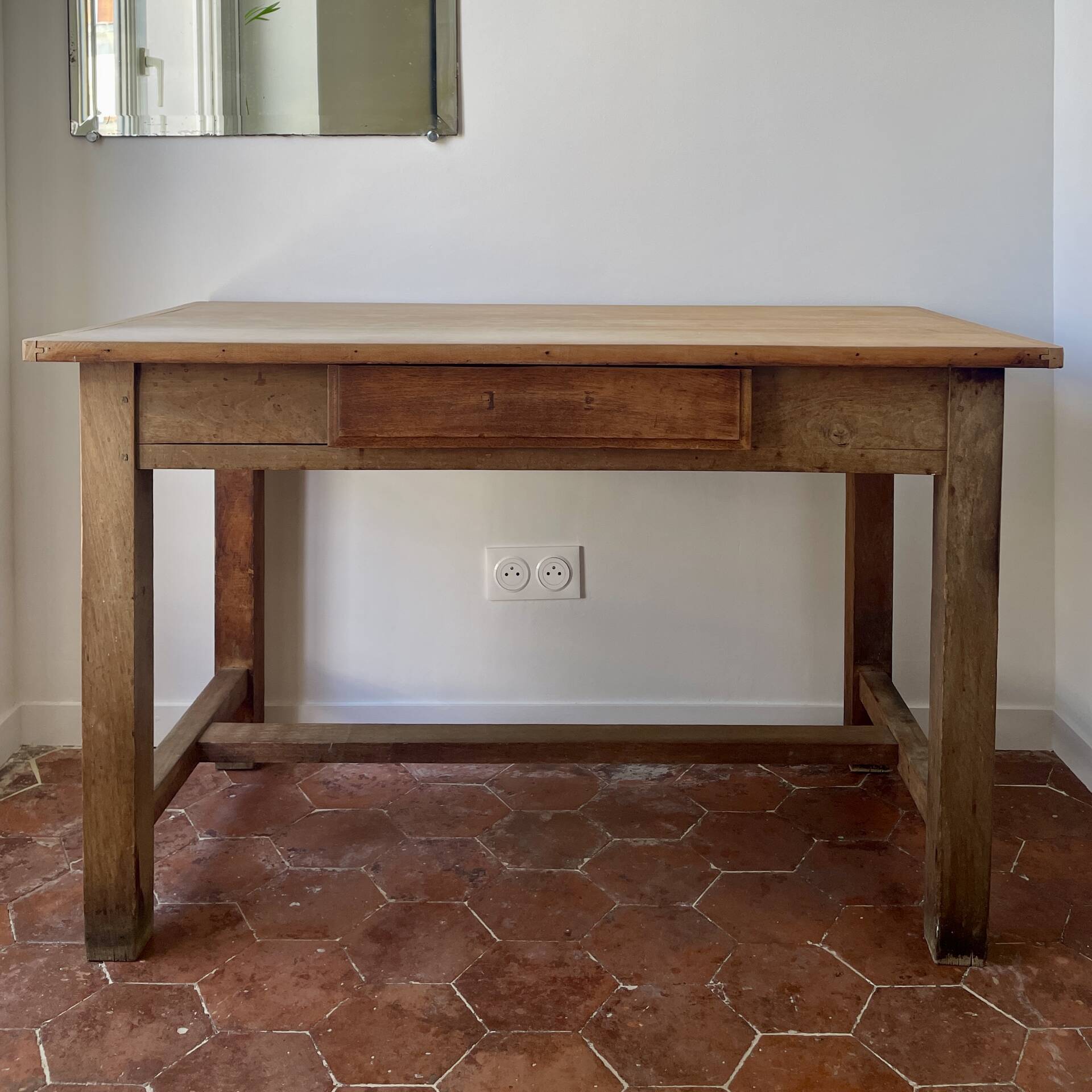 Small antique farmhouse table in wood – 120 cm