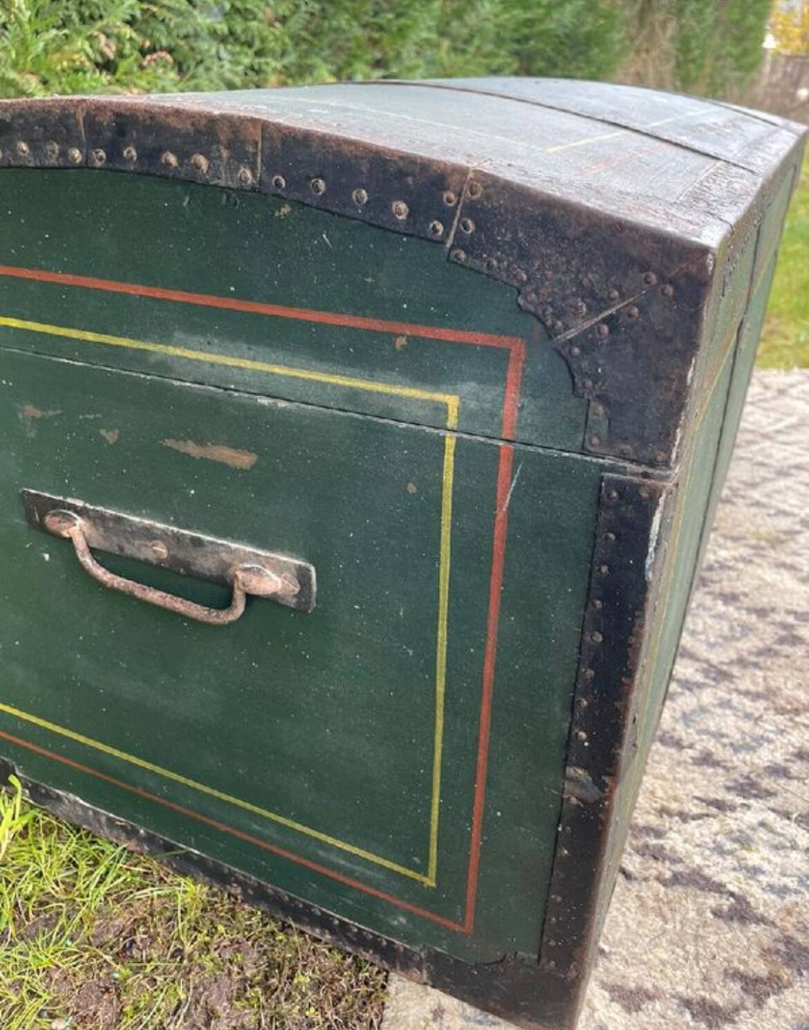 Vintage trunk from the early 19th century