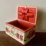Vintage sewing basket in rattan and floral fabric