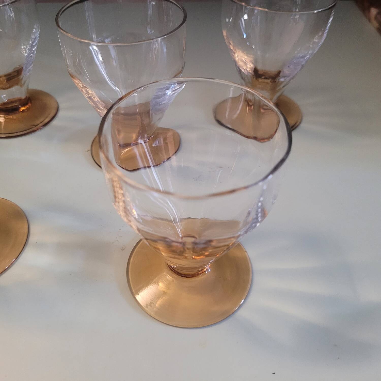 Set of 6 faceted amber stemmed glasses – French glassware from the 60s/70s
