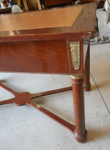 Bureau plat style Empire en acajou