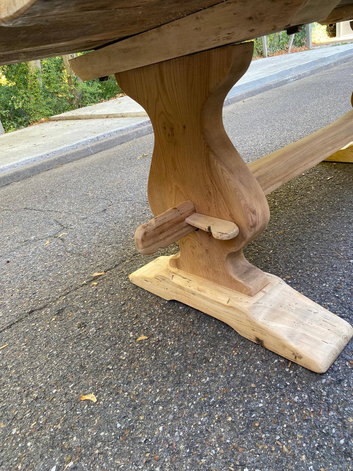 Grande table de monastère étroite décapée en chêne massif brut 200cm