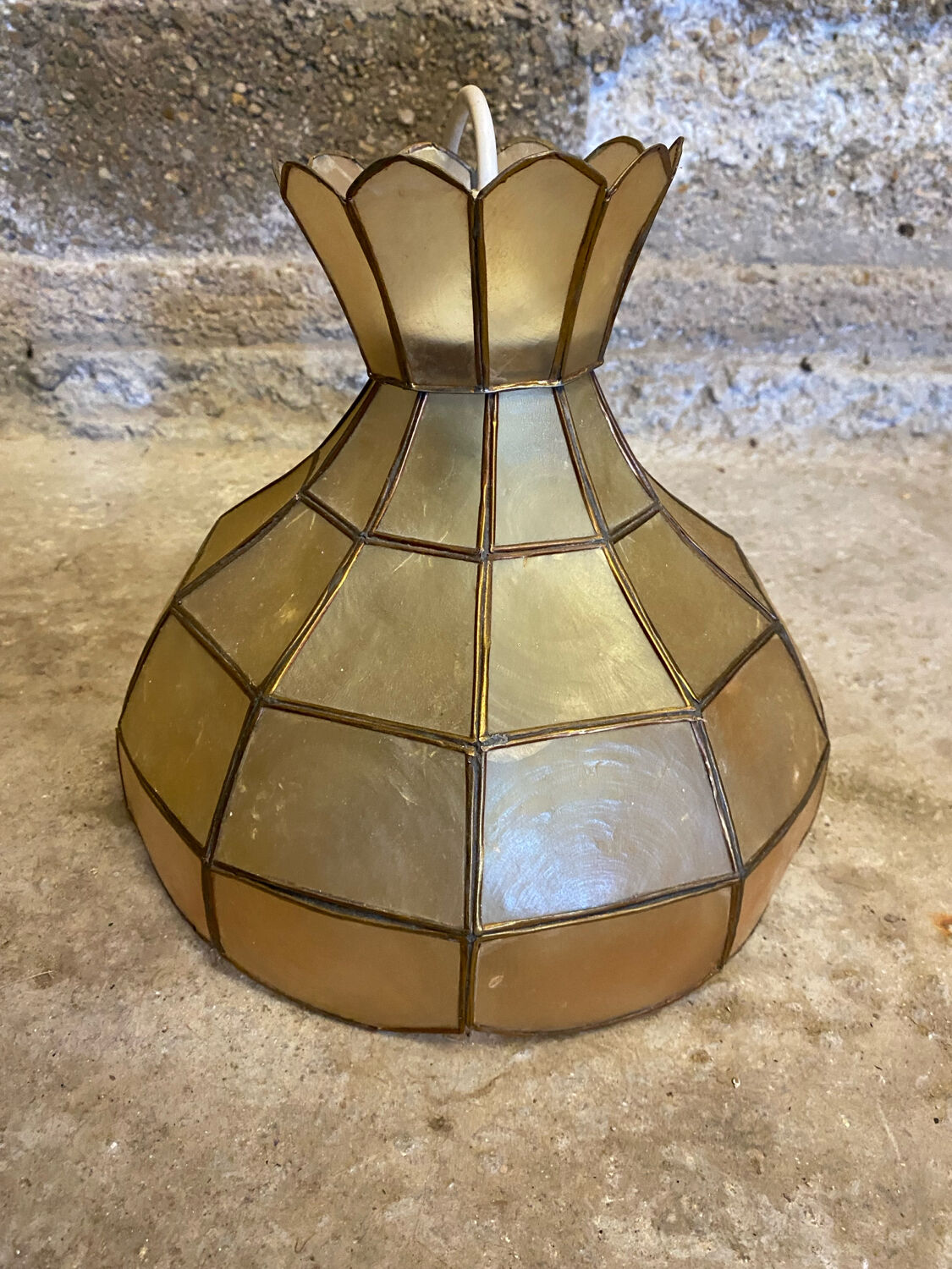 Suspension ancienne art Deco nacre & laiton 70’s