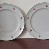 2 assiettes aux motifs de cerises