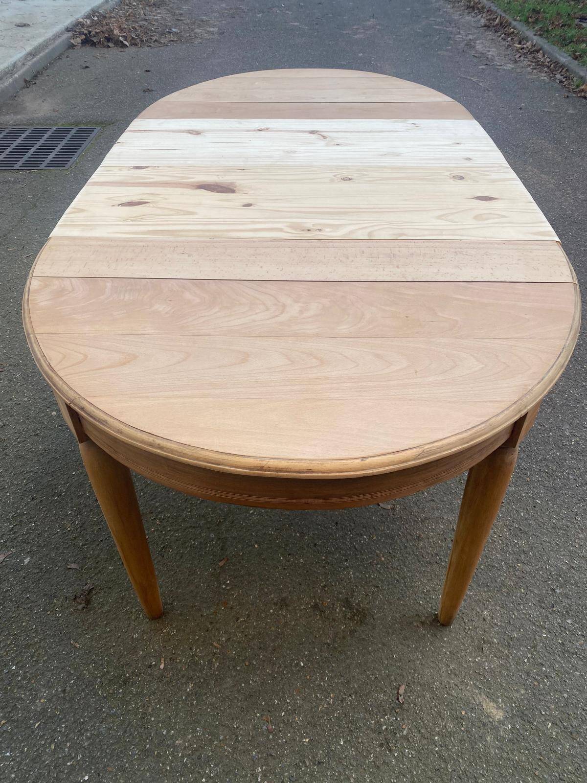 Renovated Louis Philippe round extendable dining table from the 18th century, 205cm.
