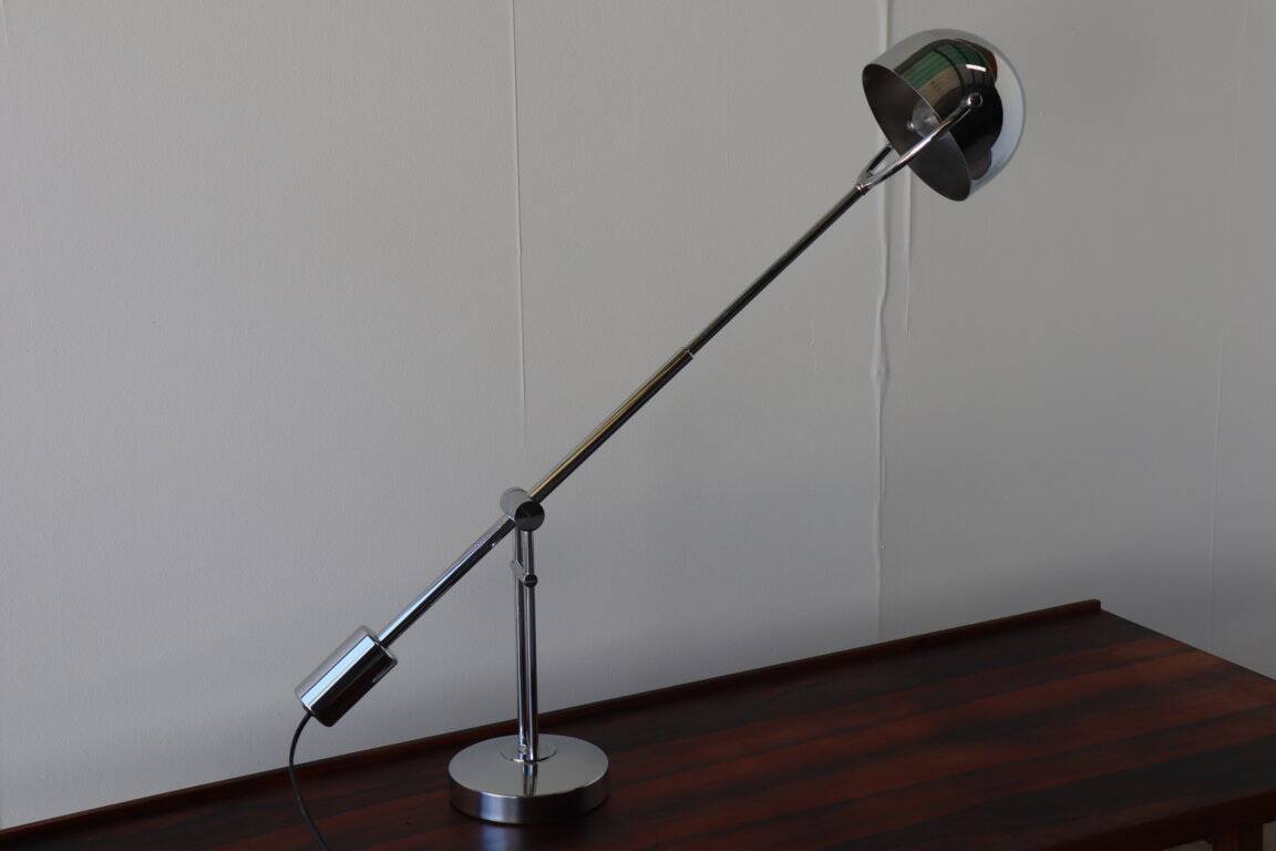 Solere Paris desk lamp with chrome metal pendulum, 1980s