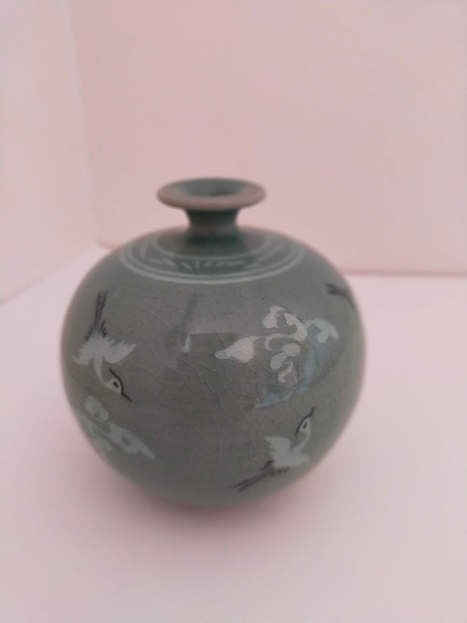 Vase céladon en porcelaine ancien traditionnel coréen
