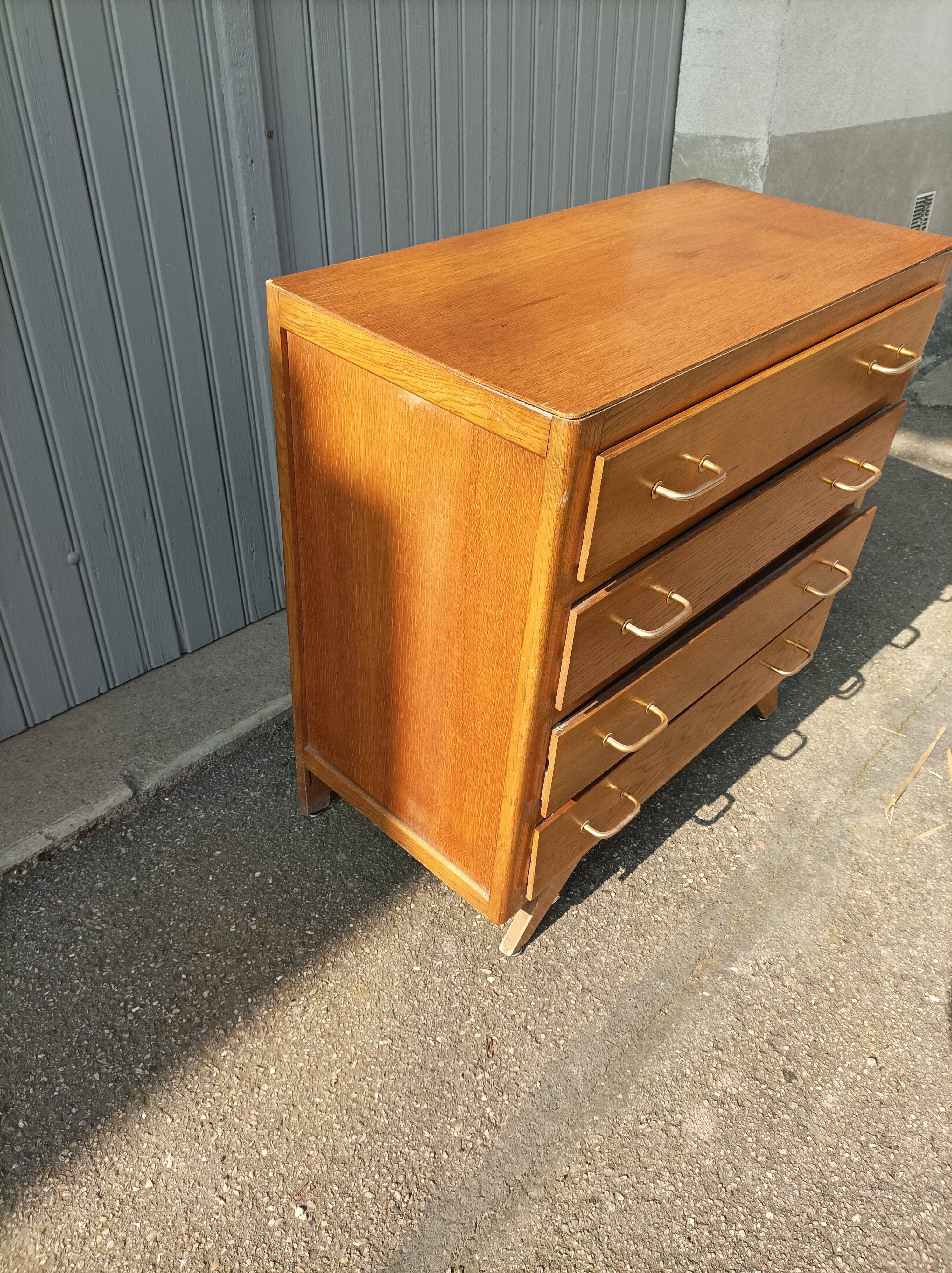 Vintage chest of drawers 4 drawers feet compass