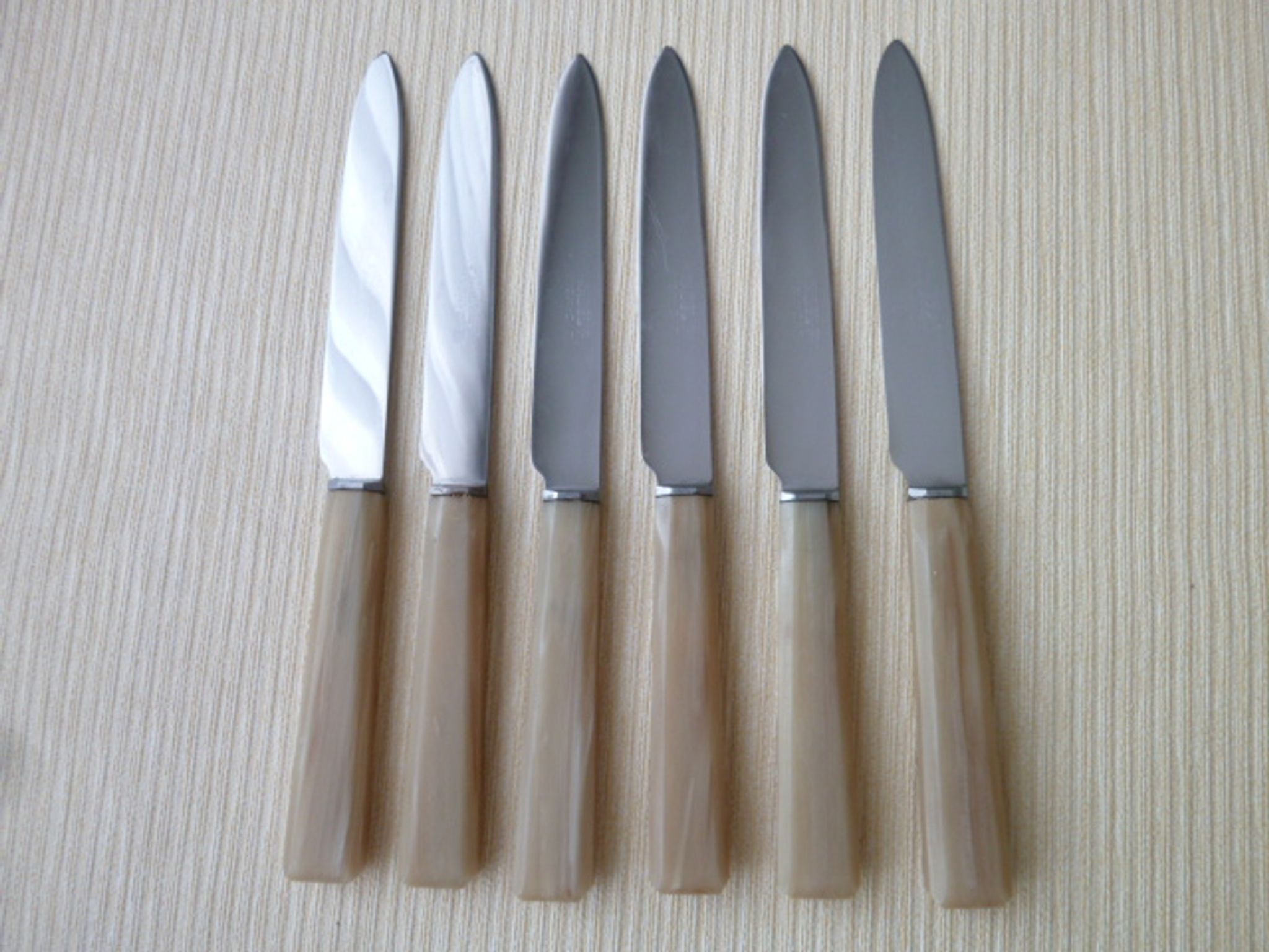 Set of 6 Pradel stainless steel cheese knives and bovine horn