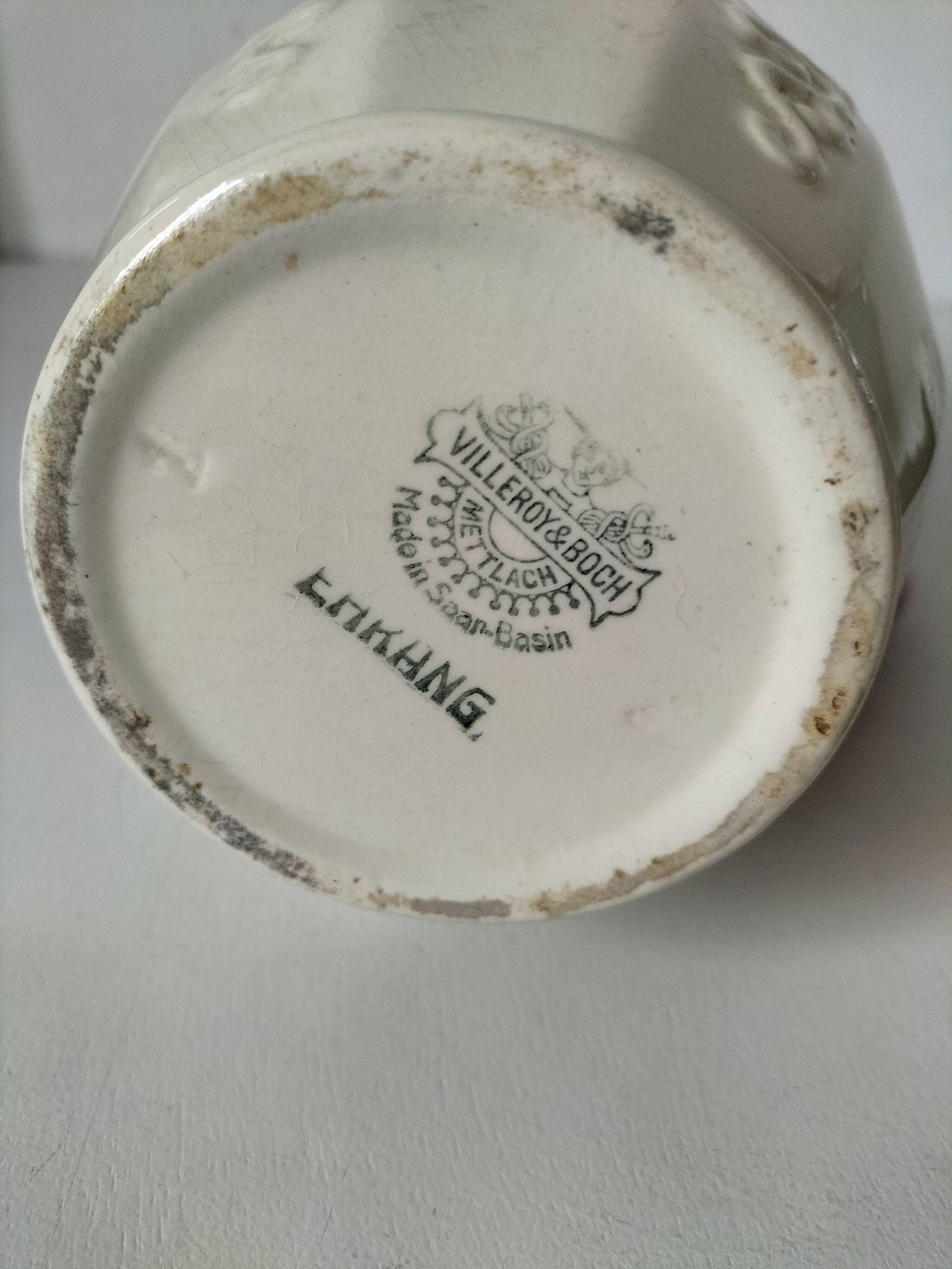 Pichet Villeroy & Boch Mettlach Ehrang, cream and plum