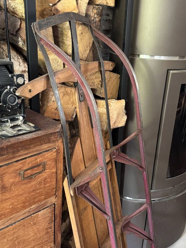 Ancienne luge américaine en bois vintage