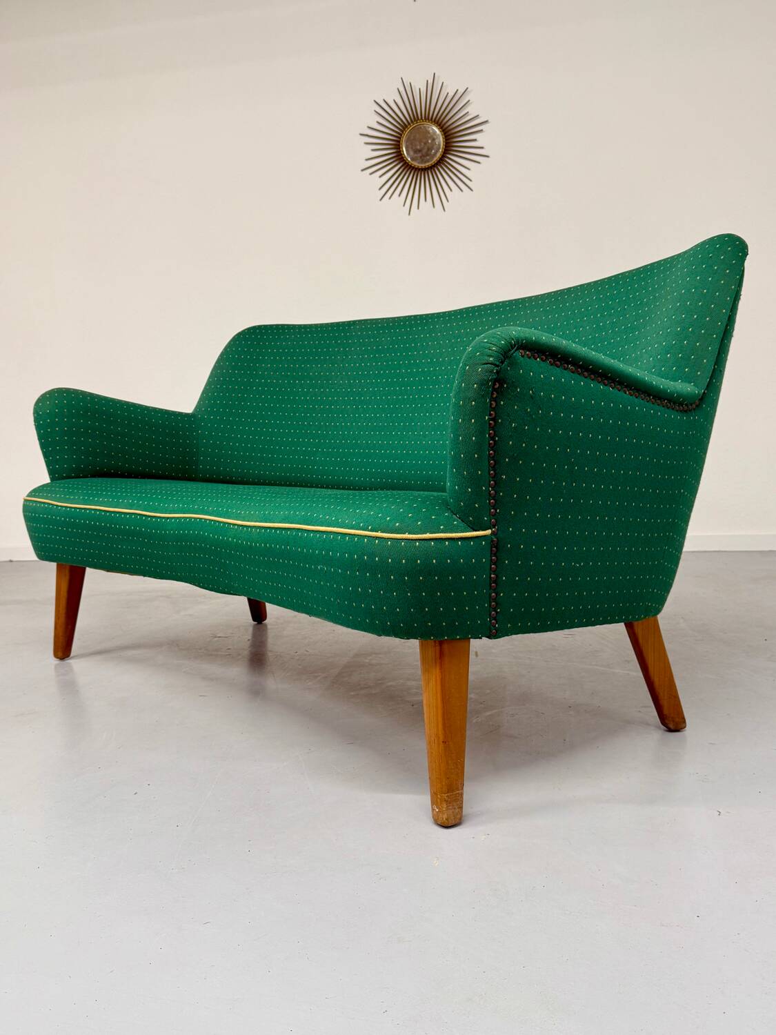 Ancien canapé haricot cocktail vert vintage design des années 50