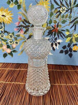 Carafe verre moulé