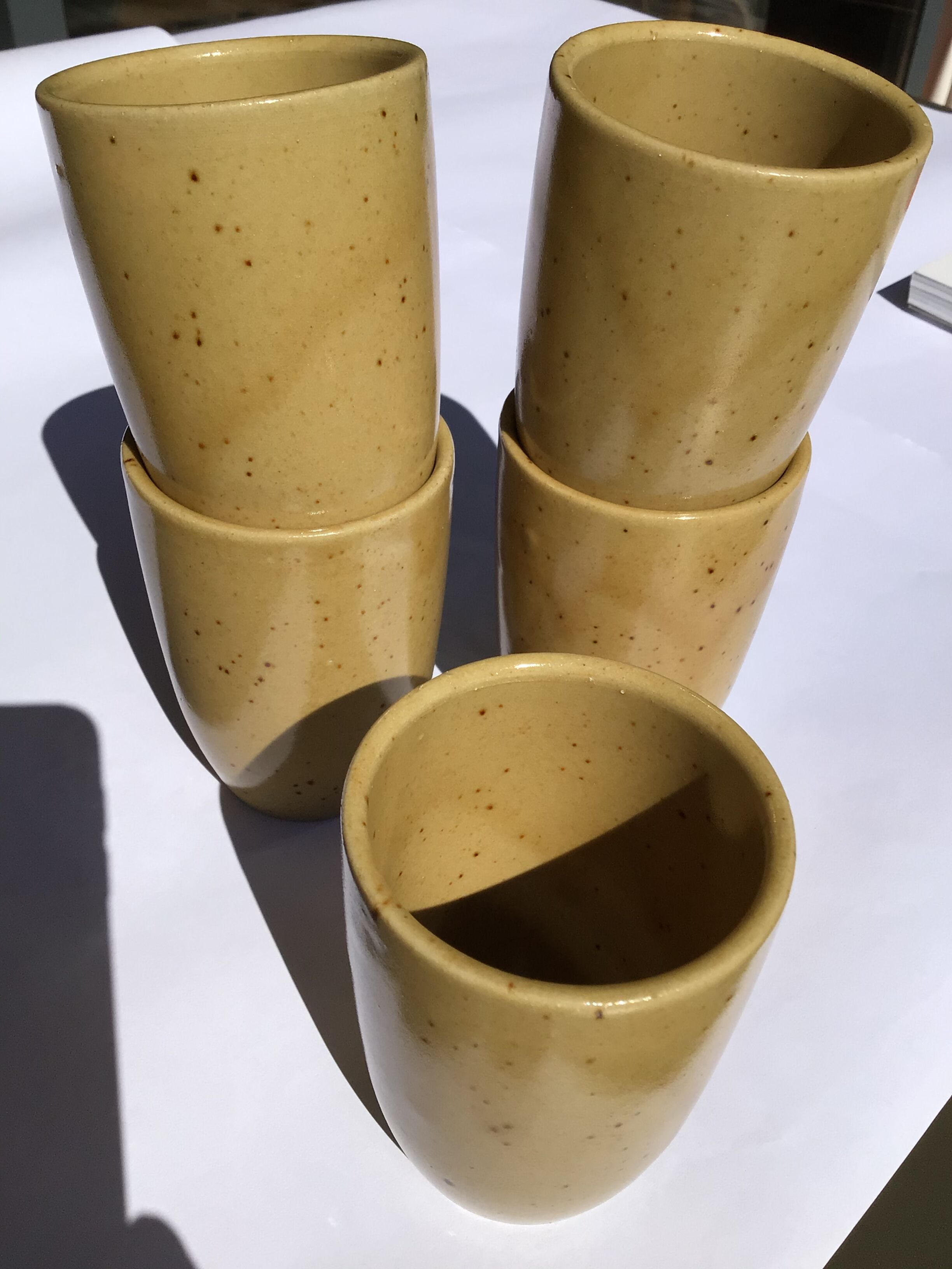 5 digoin cups speckled blond