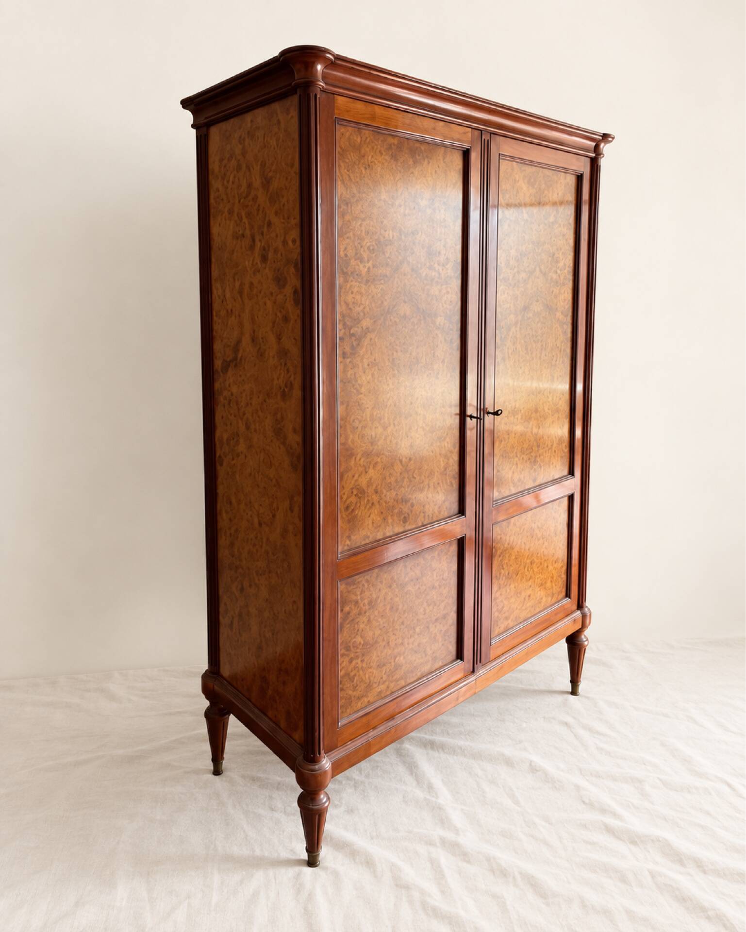 Vintage Louis XVI style wardrobe in elm burl – 2 doors