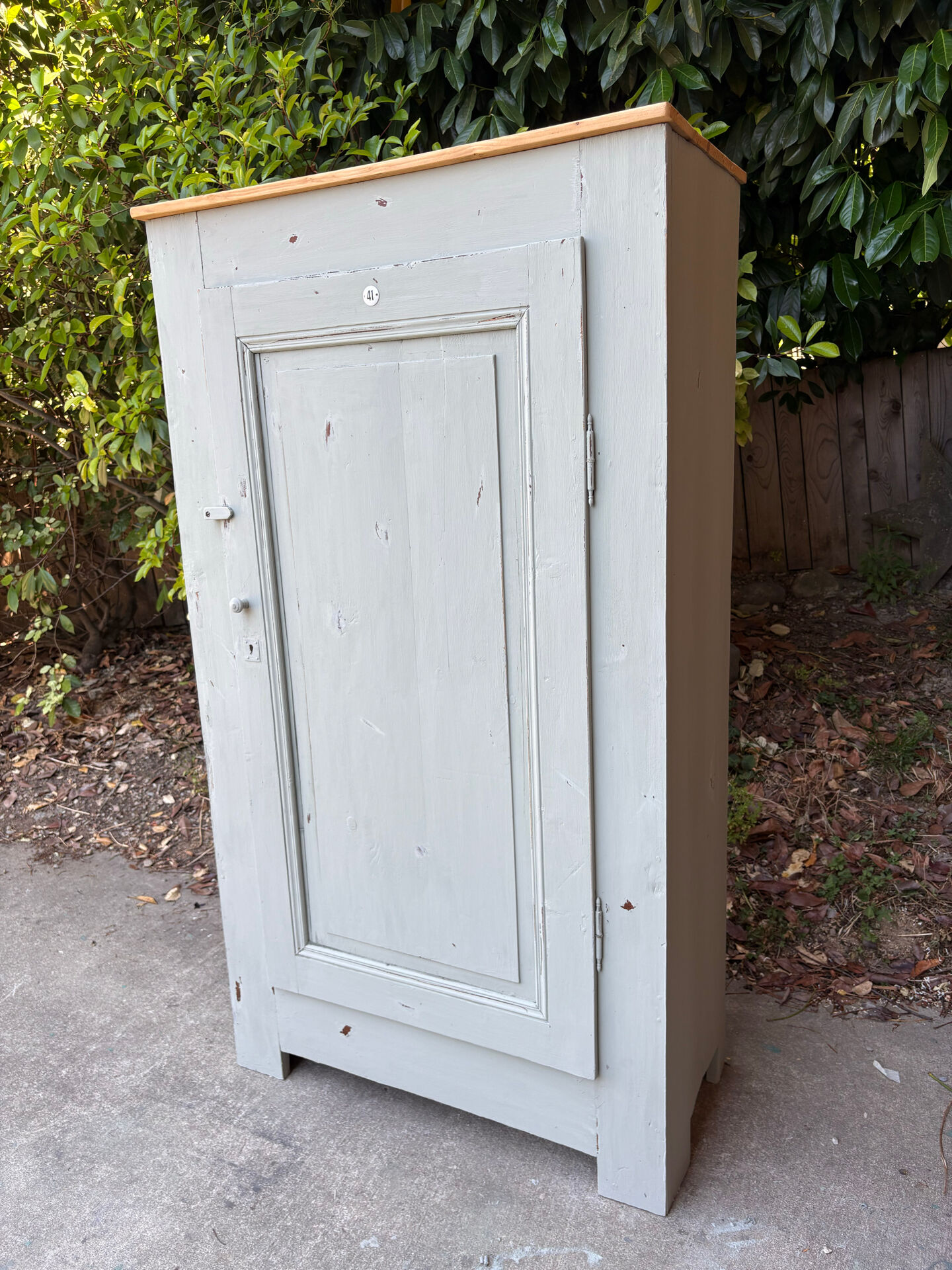 Bonnetière, armoire, meuble de métier