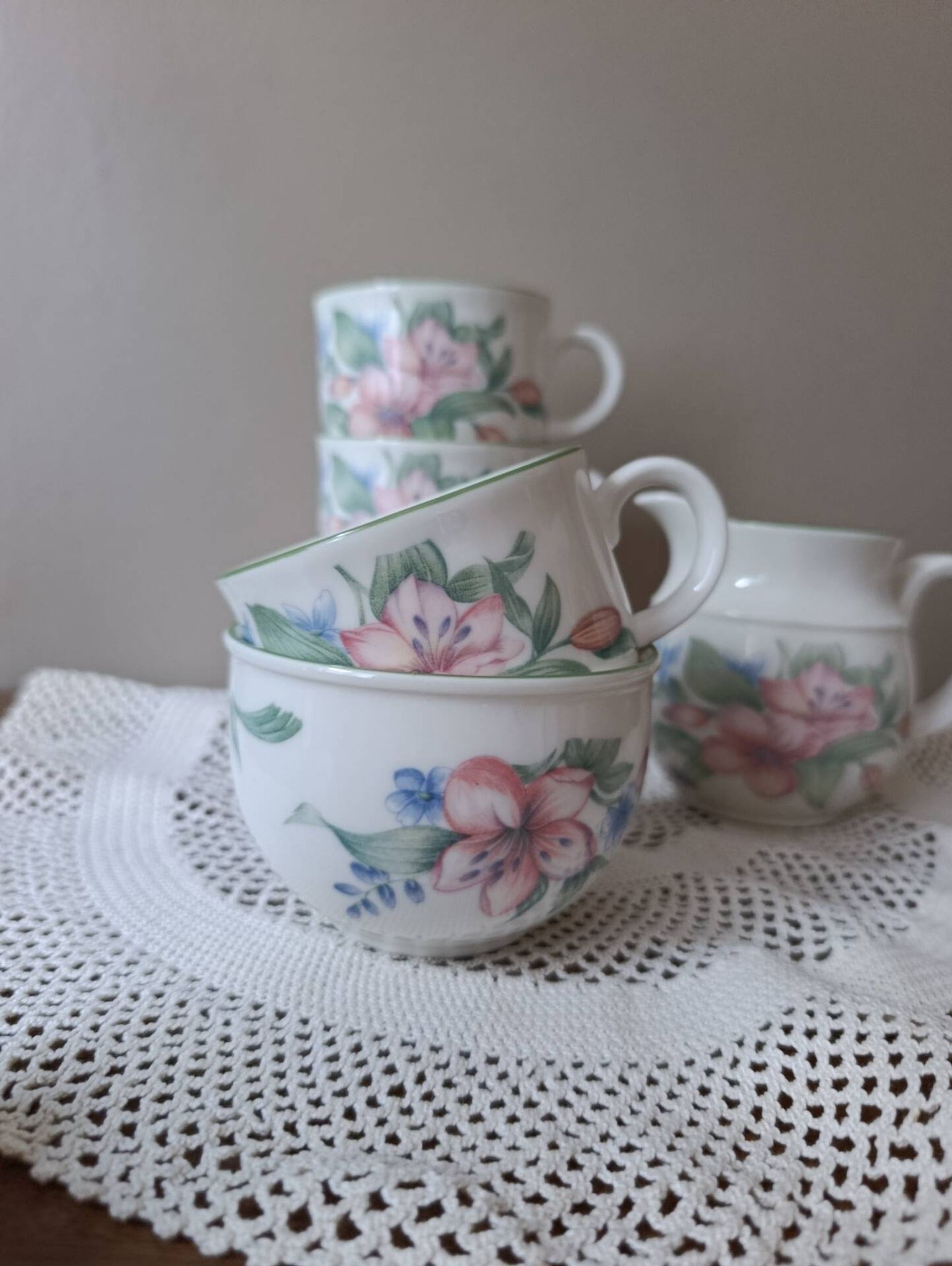 Royal Doulton "Carmel" 4 cups & milk jug floral decoration