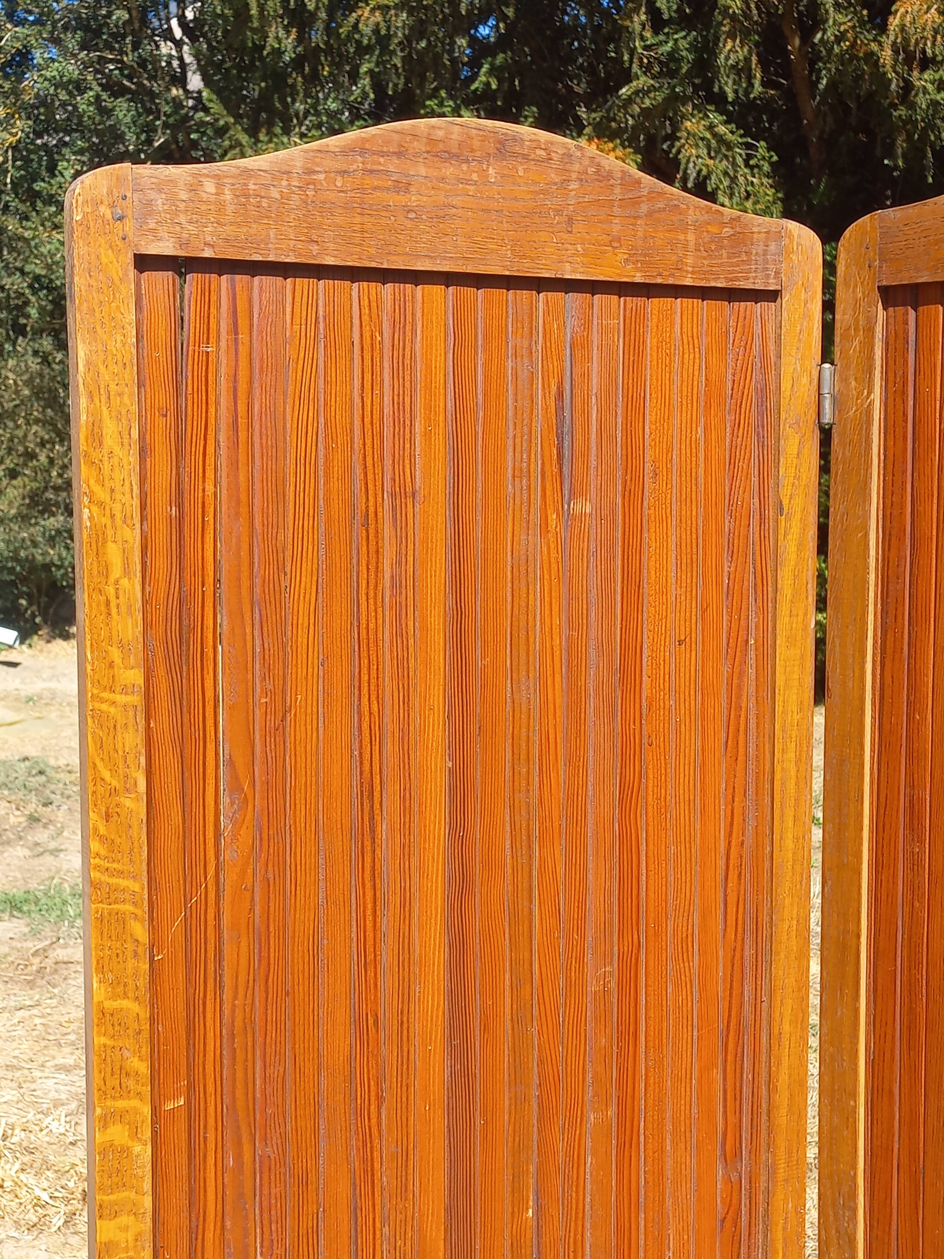 1930s bistro screen with slats