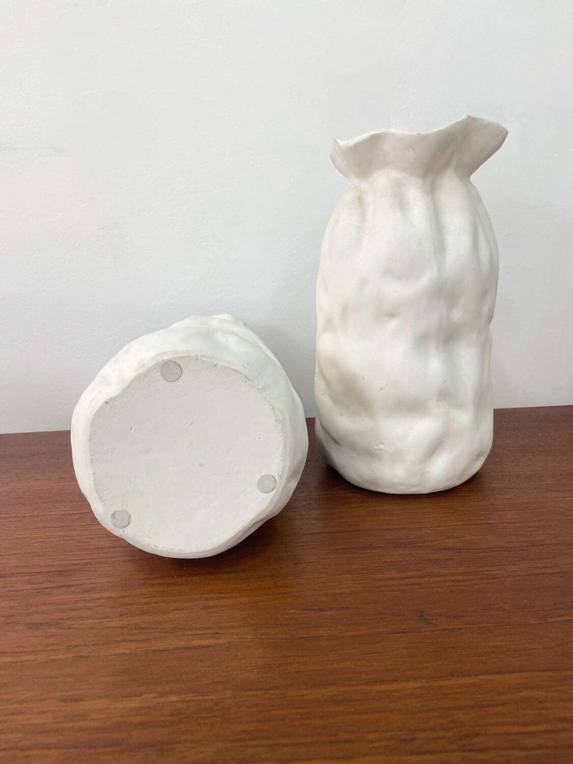 Paire de vases blancs