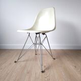 Vintage set of 4 fiberglass dining chairs by Eames – Herman Miller