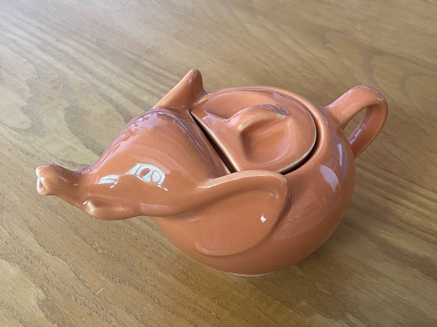 Vintage Lipton Elephant Teapot terracotta