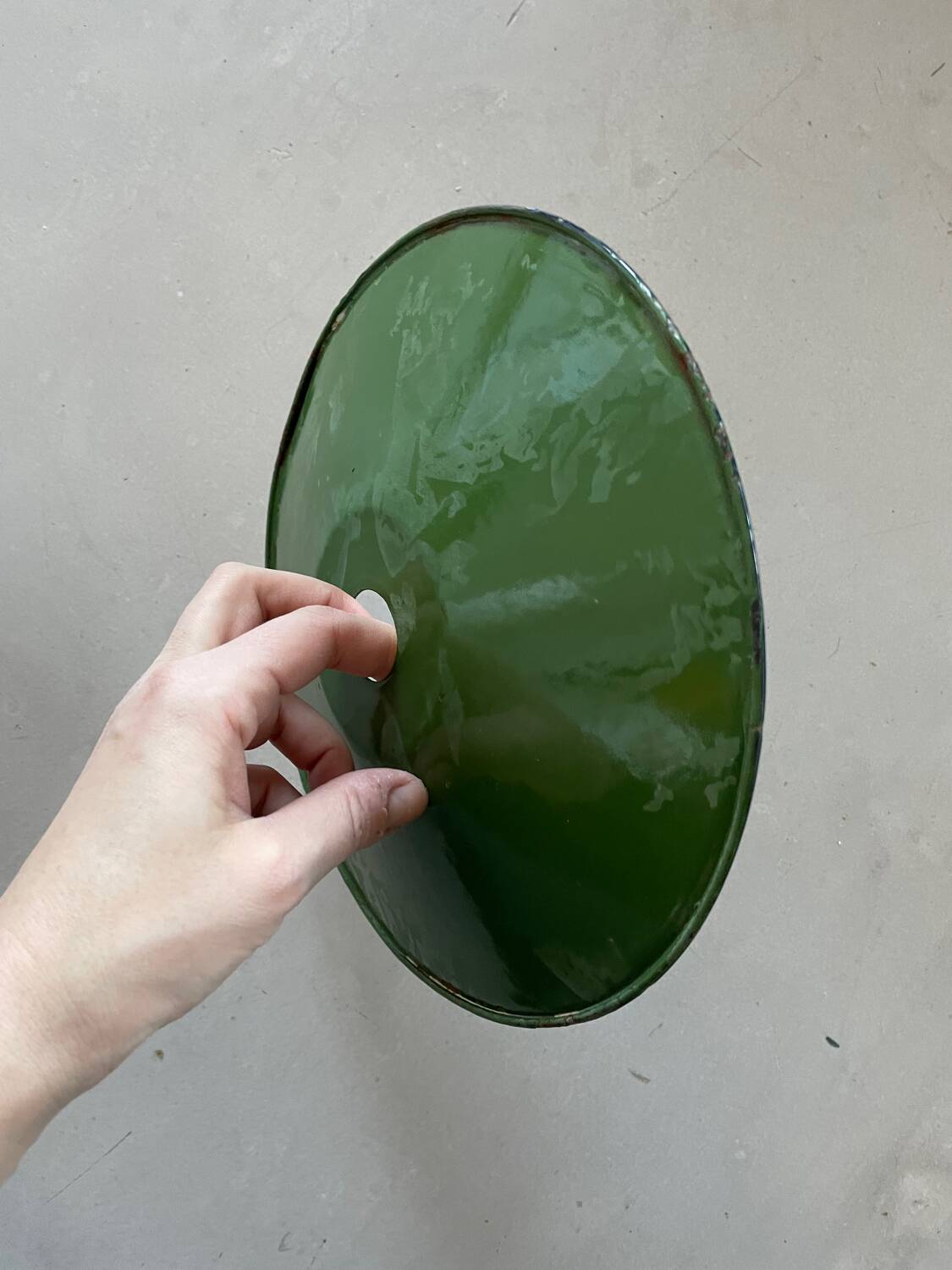 Sheet metal suspension, industrial enameled bowl