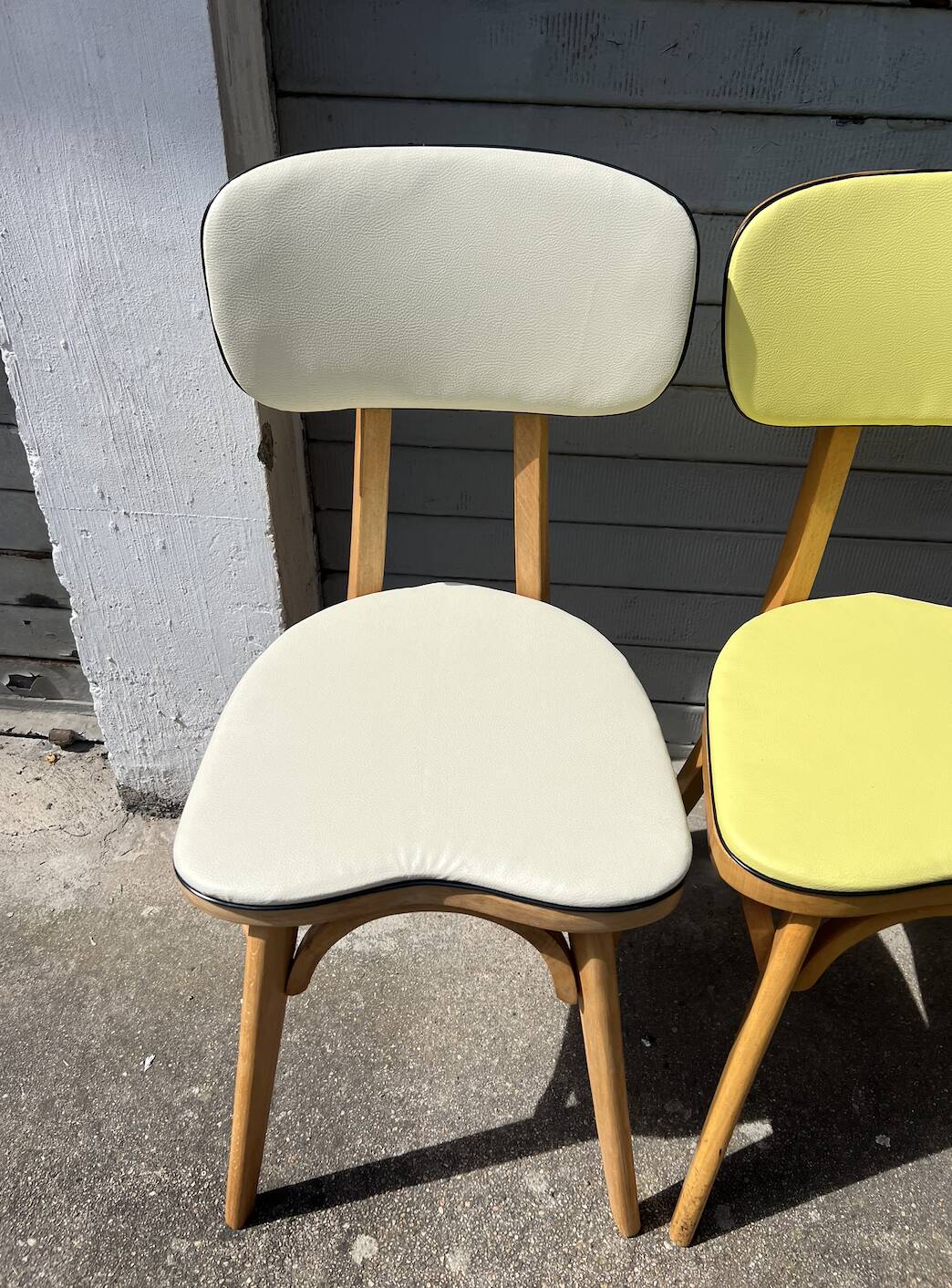 Suite 5 chaises bistrot chêne claire vernis (baumann) pied compas