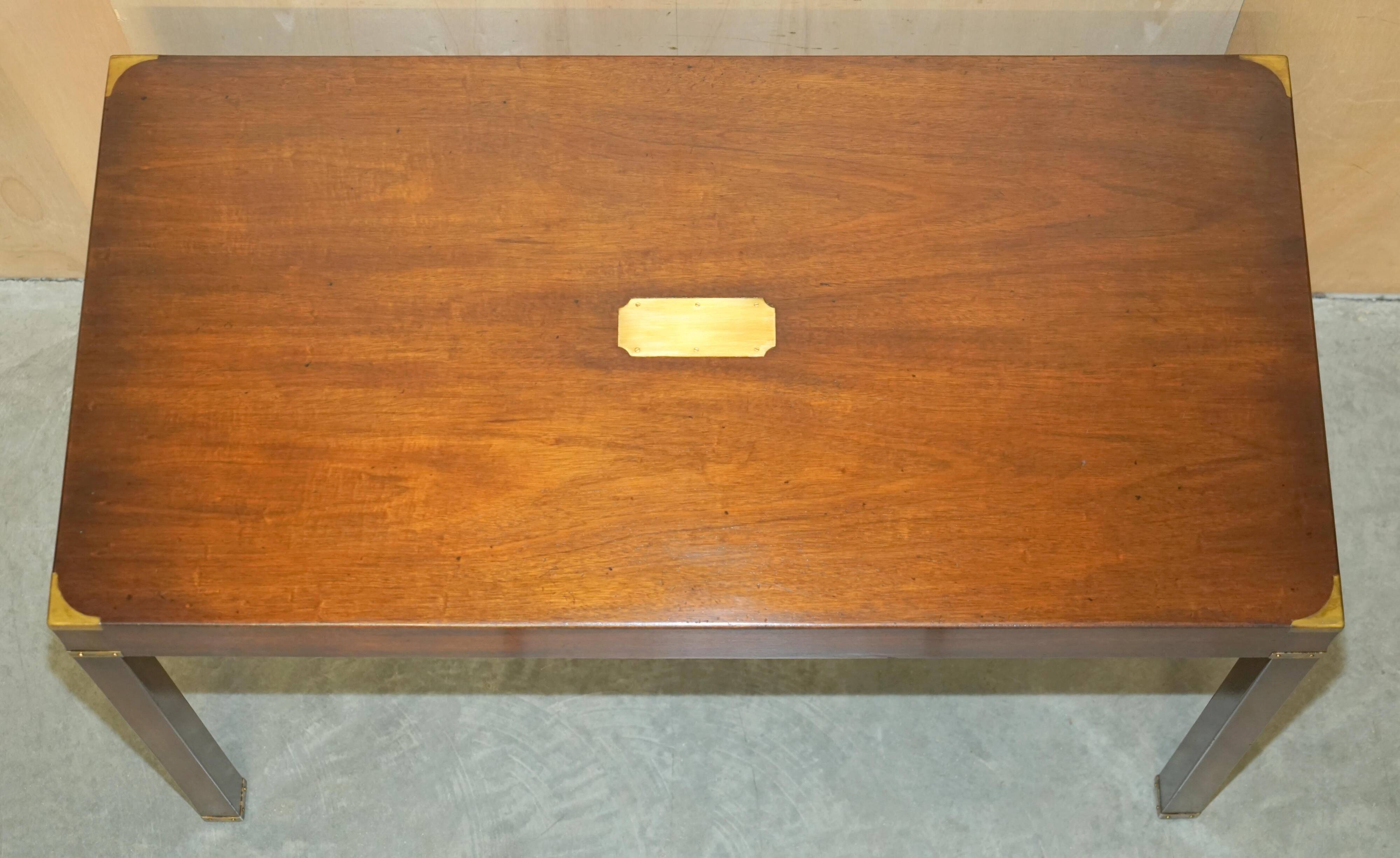 Bureau de campagne militaire Kennedy Harrods en bois dur