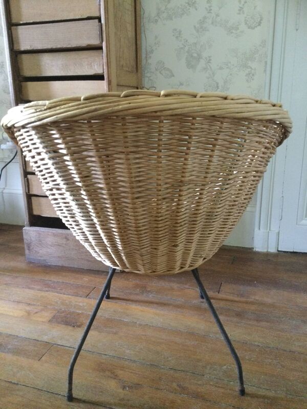Fauteuil corbeille ancien en rotin