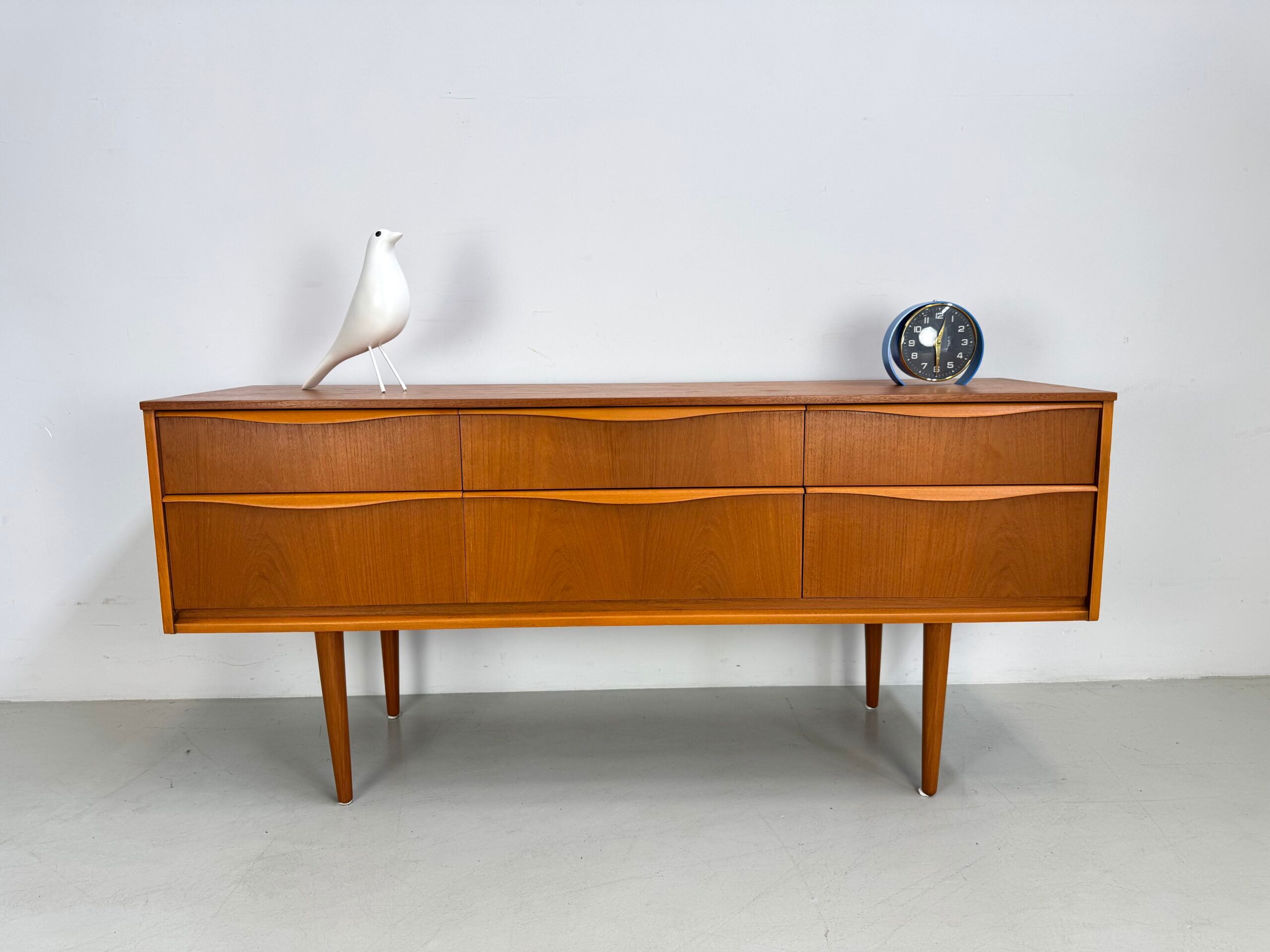 Vintage Austinsuite sideboard.