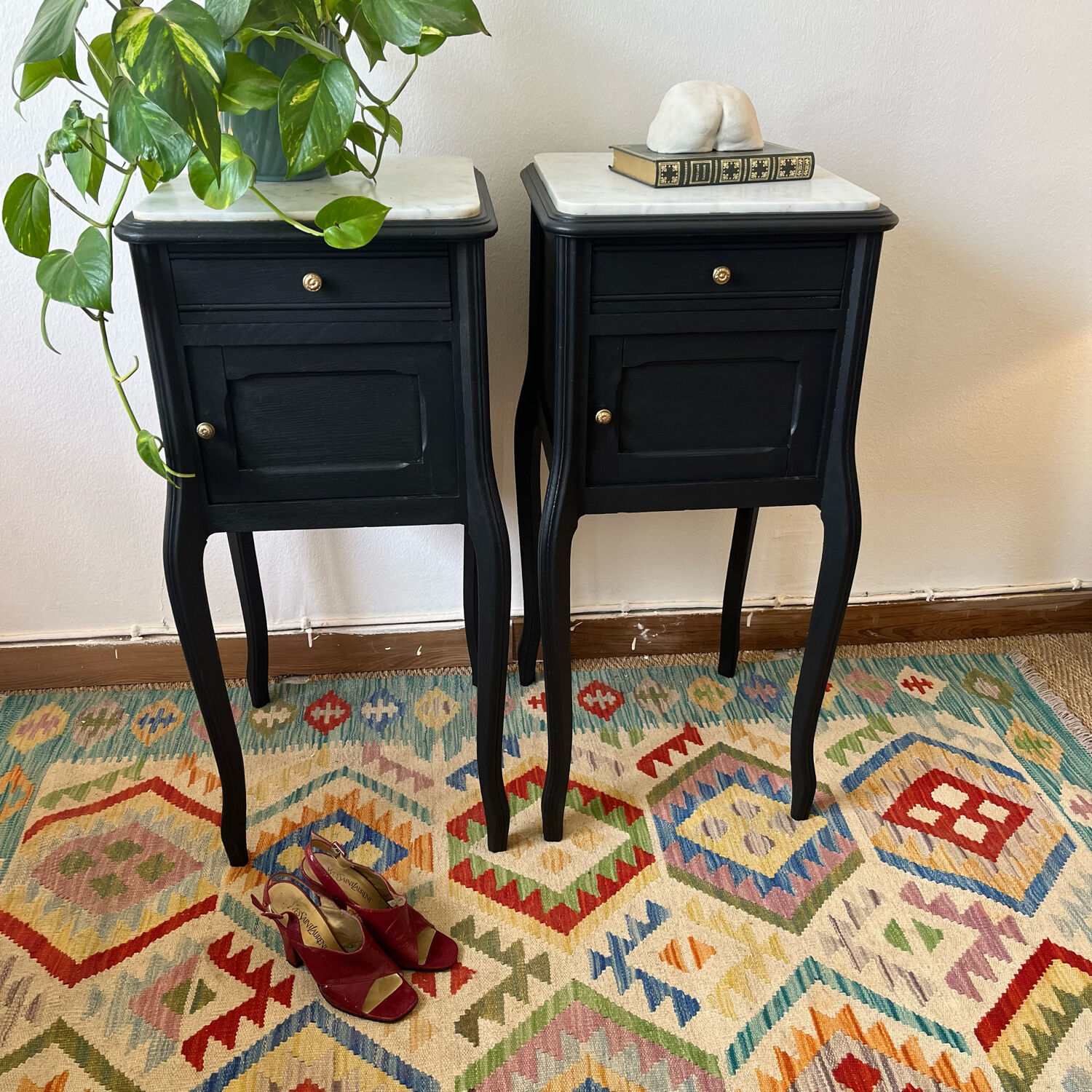 Pair of marble and wood bedside curved feet