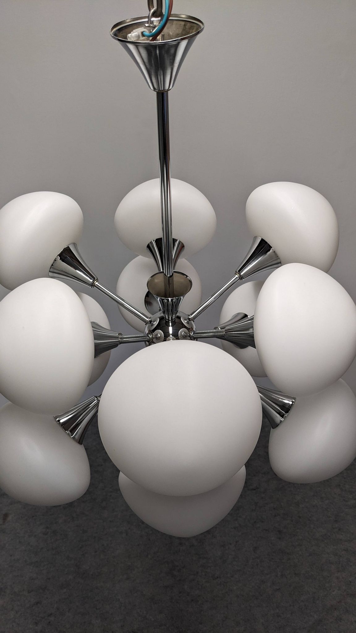 Sputnik chandelier with 12 frosted glass lights, Italy circa 1970.