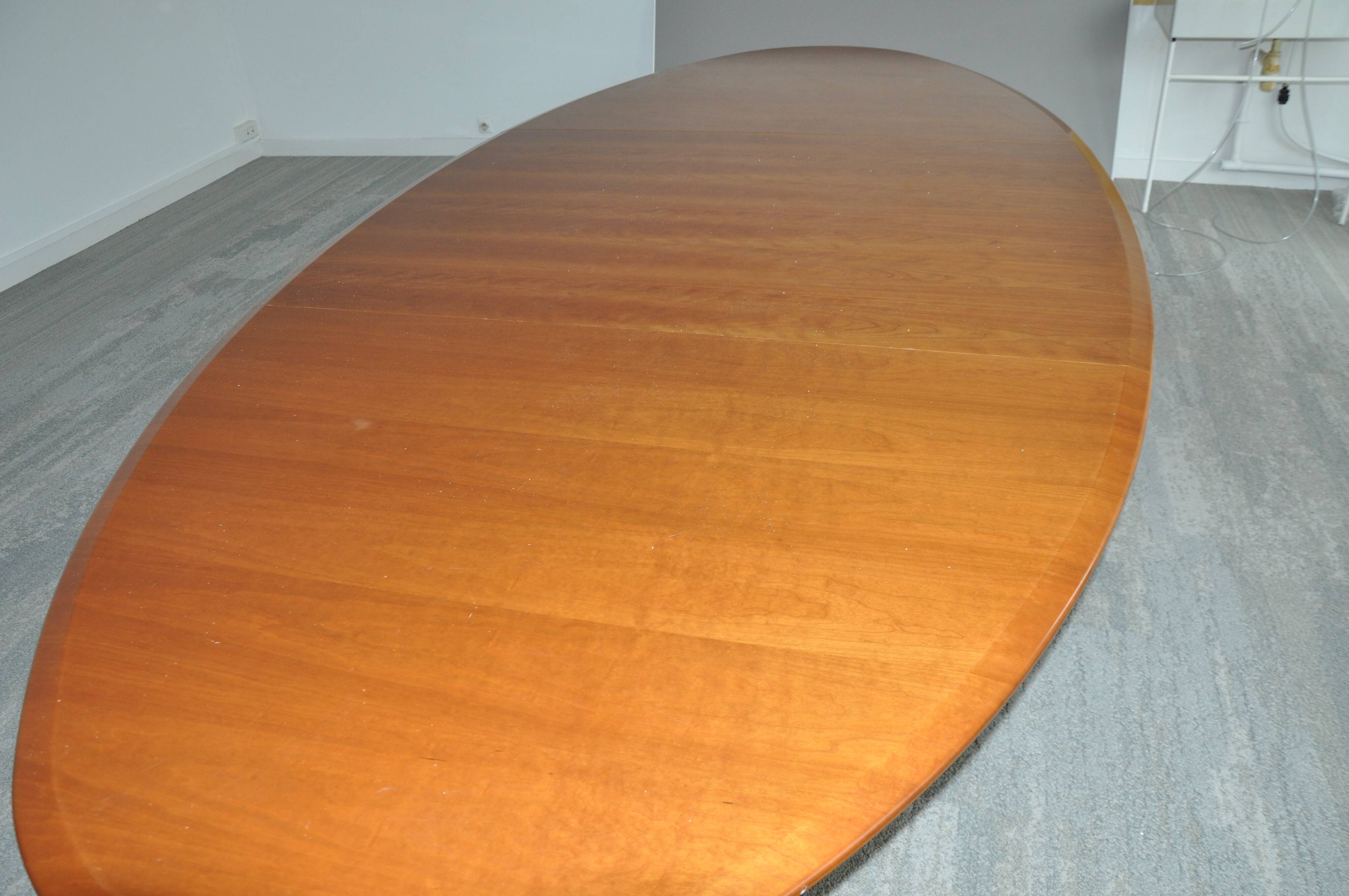 Grande table de conférence