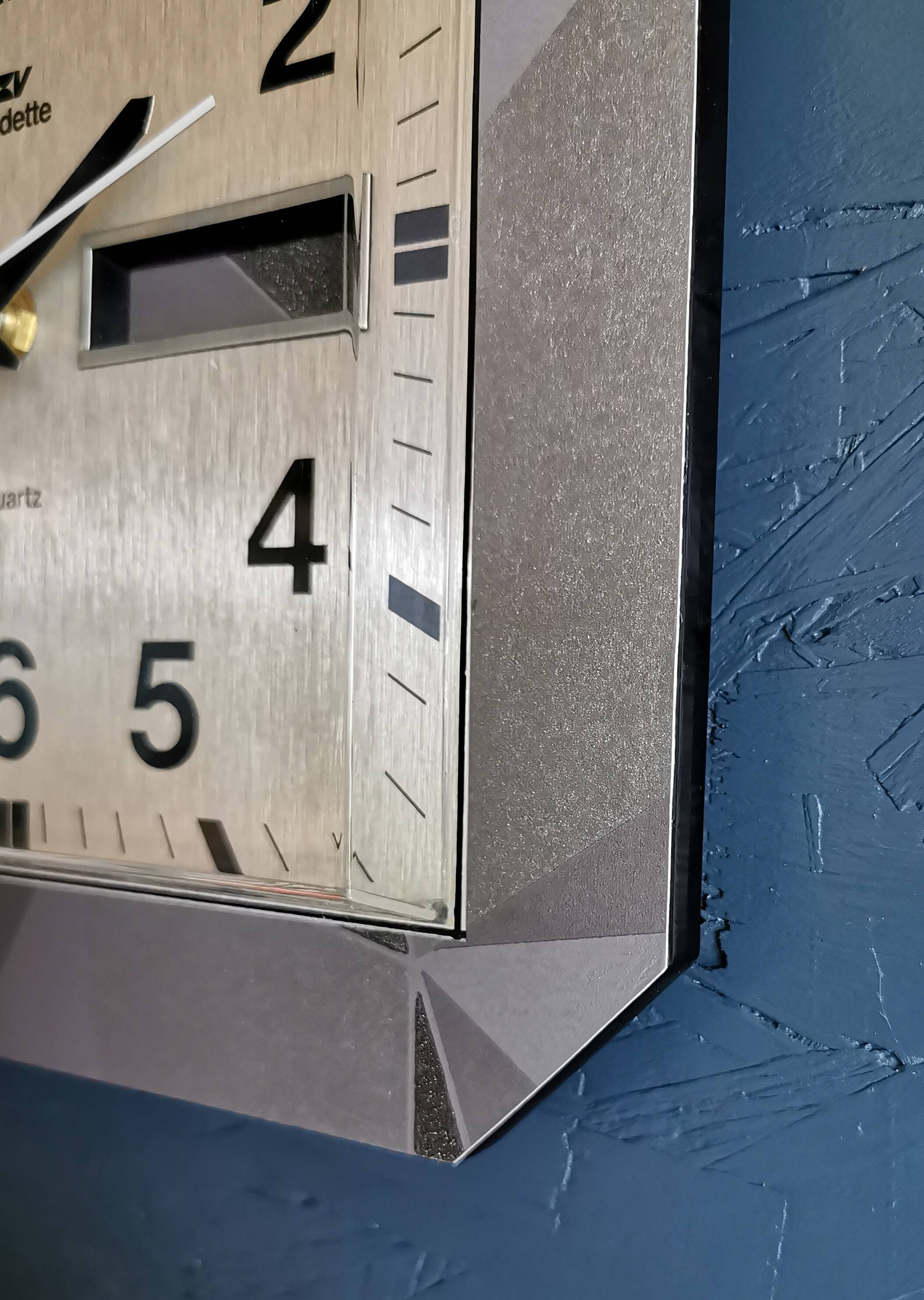 Vintage square silent wall clock "Vedette silver gray"